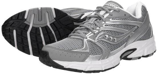 Grijze Saucony sportschoen met witte zolen, de linkerschoen ligt op zijn kant.