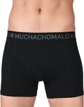 Achterkant man in zwarte Muchachomalo boxershort.