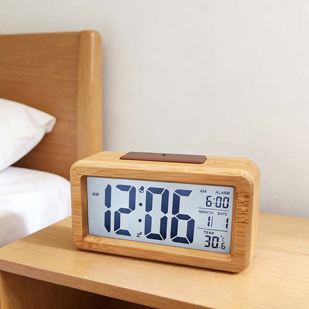 Houten Digitale Wekker - Digitaal LED-scherm Met Datum, Temperatuur, Automatische Lichtsensor, Slaapfunctie - Op Batterij Aangedreven (Houten Kleur)