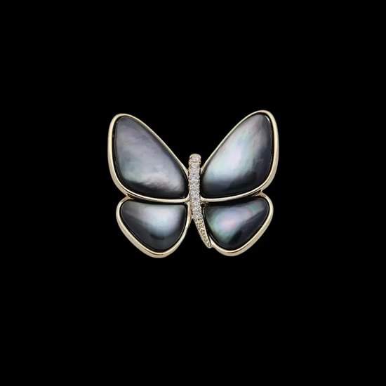 Broche papillon dorée avec nacre grise brillante et zirconias.
