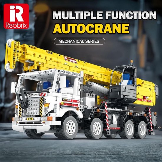 Een gedetailleerde gele en witte mobiele kraan met de tekst 'Multiple Function Autocrane' en 'Mechanical Series'.