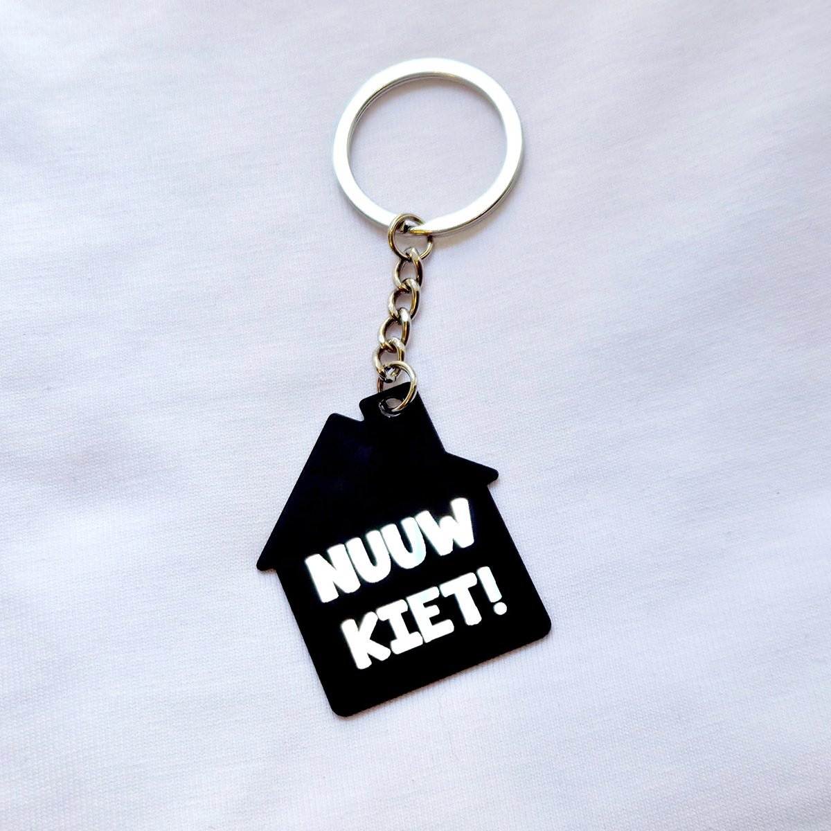 Nuuw Kiet! sleutelhanger - Sleutelhanger Huis - Persoonlijk Cadeau - Sleutelhanger