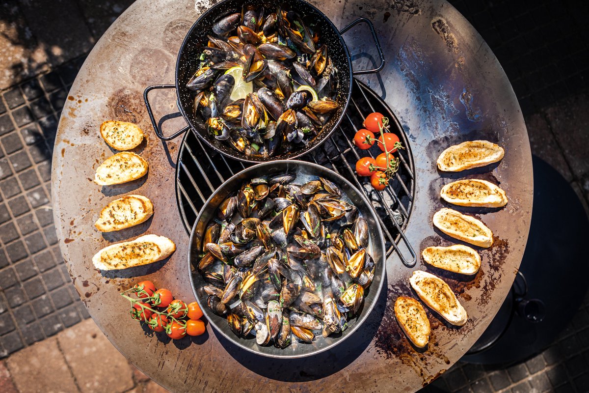 BonFeu BonBiza Open Vuurschaal 80 cm - Met Plancha en Houtopslag - Zwart
