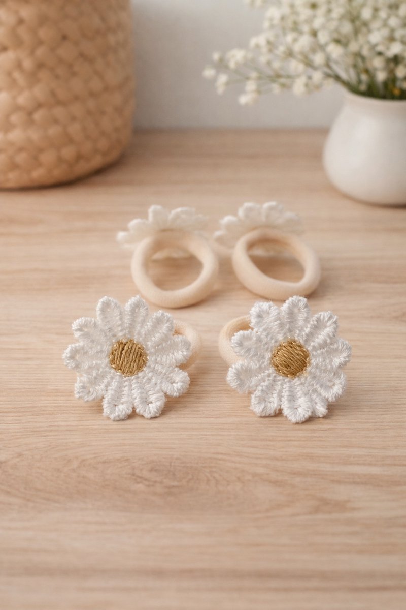 4 haarelastiekjes wit / beige madelief