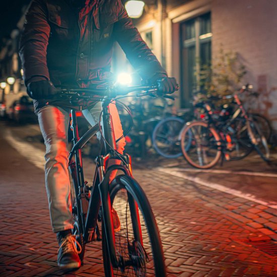 AXA Dwn Front 70 Lux Fietsverlichting - USB Oplaadbare LED Fietslamp Voorlicht - StVZO Goedgekeurd - Fietslicht met Grote Zichtafstand — afbeelding 5