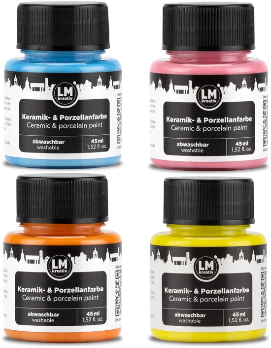 Vier flessen porseleinverf in blauw, roze, oranje en geel. Labels vermelden 'Keramik- & Porzellanfarbe', 'washable'.