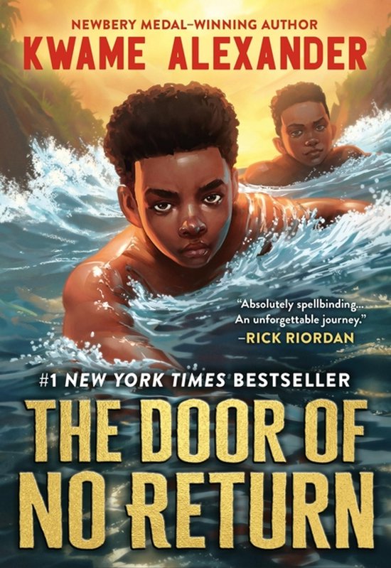 Boek kaft met de tekst "THE DOOR OF NO RETURN". Twee jongens zwemmen in de zee. "#1 NEW YORK TIMES BESTSELLER"