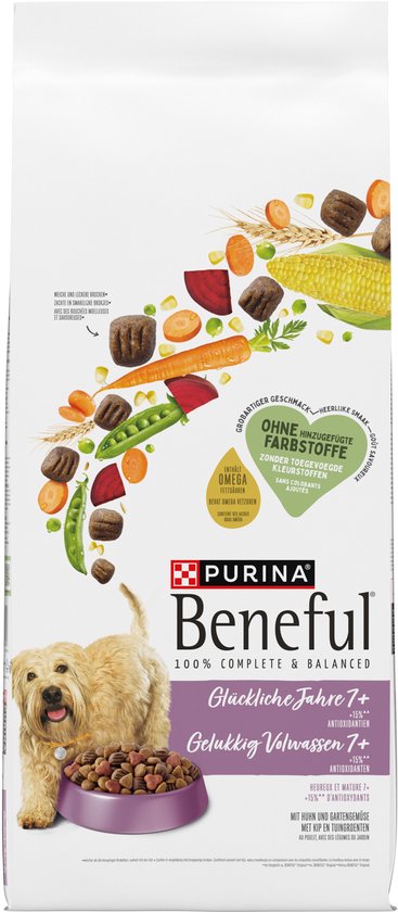 Purina Beneful zak hondenvoer met afbeelding van een hond en kip, wortel, erwten, rode biet en mais.
