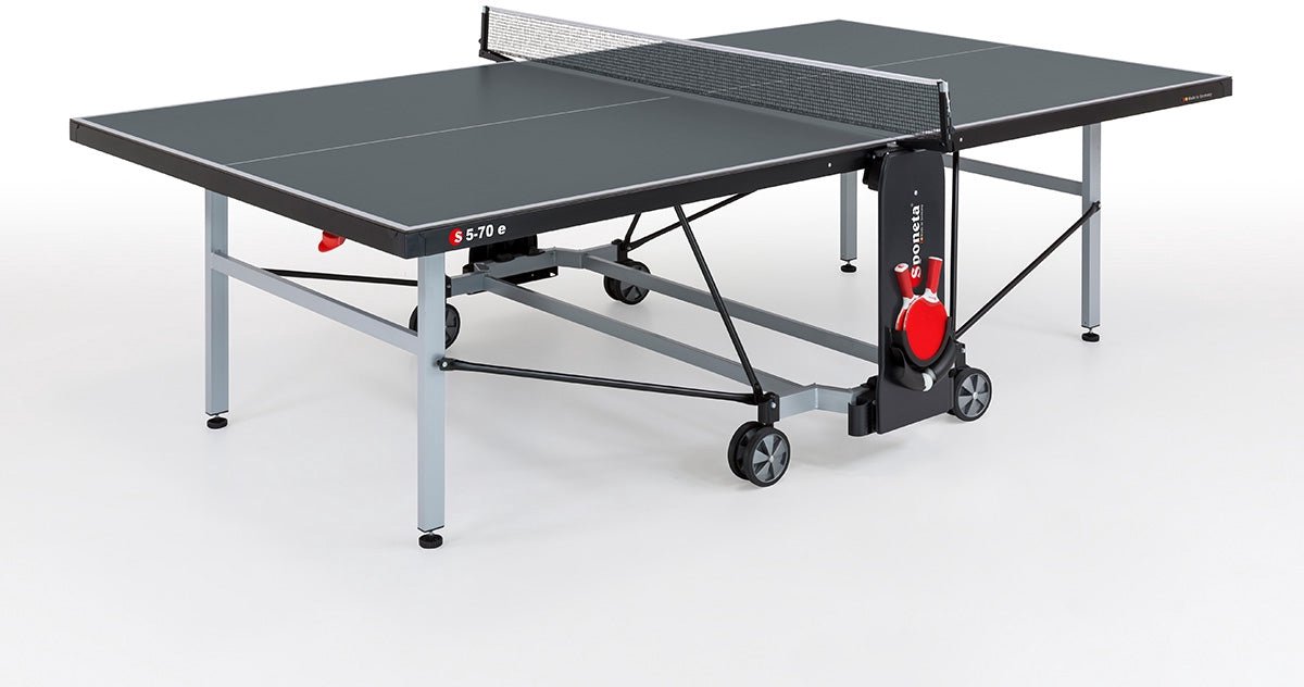 Sponeta® S5-70E Tafeltennistafel Outdoor - Pingpongtafel voor buiten - Speeltoestel voor buiten - Inklapbaar - Zelftrainer - Inclusief batshouder - 6mm zwart blad - 10 Jaar garantie - LxBxH 274x152,5x76cm - Made in Germany