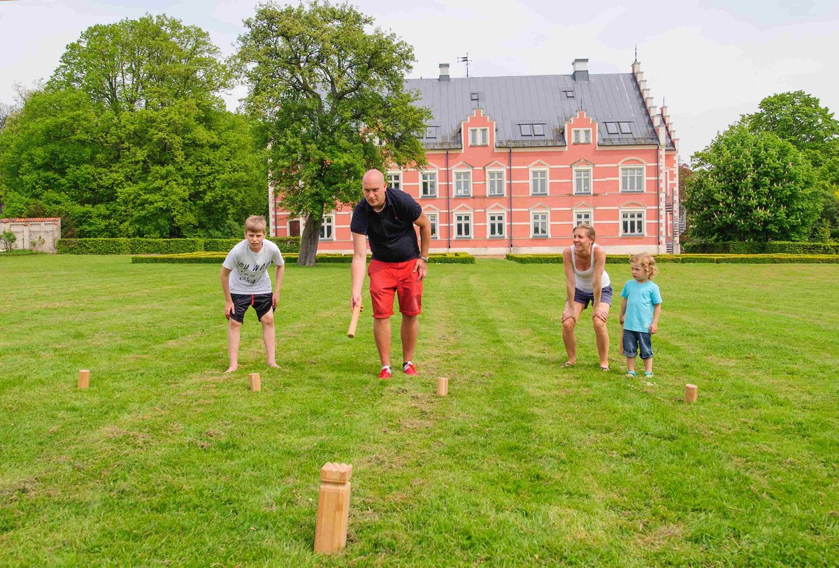 Bex Kubb Family – Zweeds Vikingschaak – Duurzaam Buitenspel – FSC Berkenhout – Koning Met Houtkleurige Kroon – Vanaf 8 Jaar – Inclusief Opbergnet Met Trekkoord — afbeelding 4