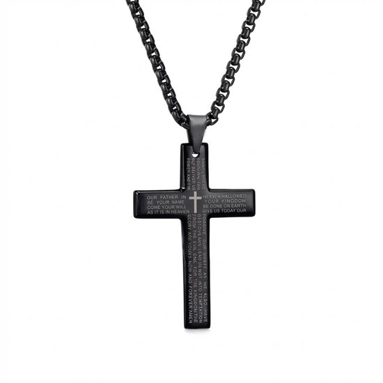 Zwarte kruishanger met gravures van religieuze tekst, aan een zilverkleurige schakelketting.