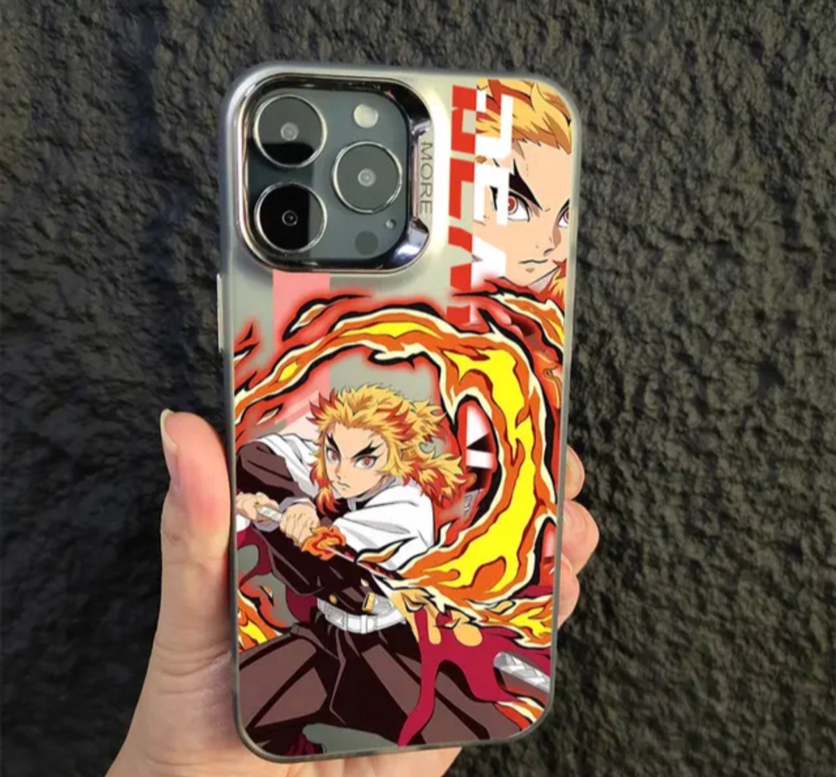 Anime demon slayer blade Iphone 16 Pro zilver telefoonhoesje