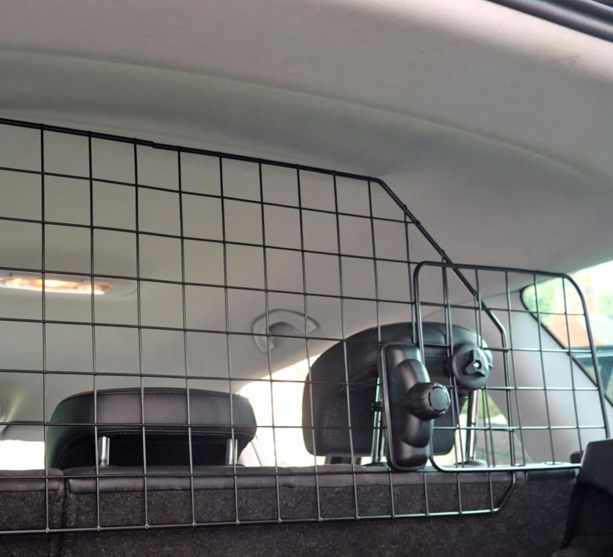Candala Hondenbescherming, universele veiligheidsbarrière voor huisdieren en huisdieren, zwaar belastbare, verstelbare mesh-grill voor hoofdsteun, veilige reisbescherming voor huisdieren en