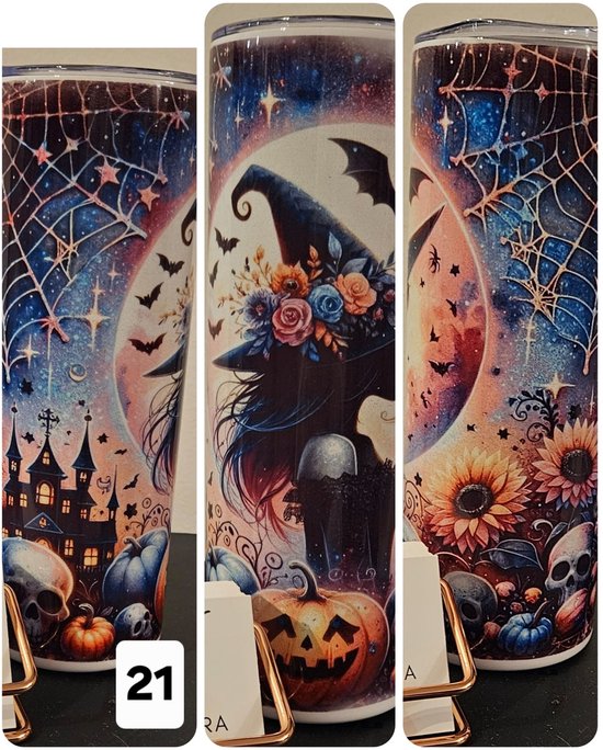 Halloween-tumbler met een heks, maan, spinnenwebben, pompoenen, schedels en een kasteel.
