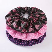 Set van 3 satijnen haarmutsen – slaapmuts voor dames – zwarte, roze en donkerblauwe bonnet met stippen en strik motief – elastische slaapmuts douchemuts voor haarbescherming