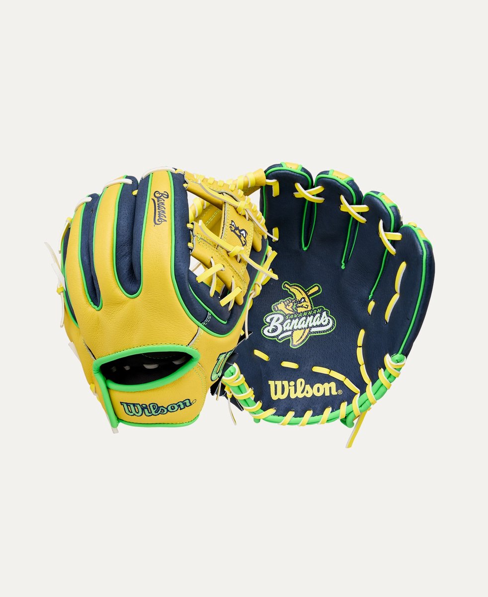 Wilson A450 11" BANANAS 2026 REG