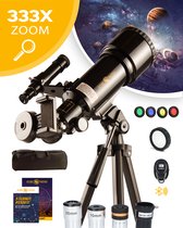 Zwarte Rising Phoenix telescoop met 333x zoom, verstelbaar statief, smartphone houder, lenzen, filters, afstandbediening en draagtas.