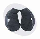 Grijze handwarmers, nog te monteren, op een witte achtergrond.