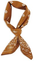 Geknoopte bruine bandana met wit paisley- en bloemenpatroon.