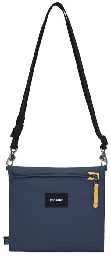 Donkerblauwe schoudertas met ritssluiting, geel ritslipje en Pacsafe logo.