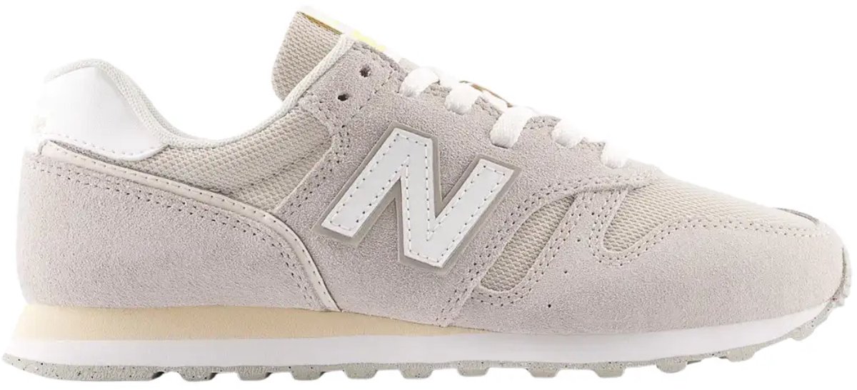 New balance 373v2 in de kleur ecru. Creme