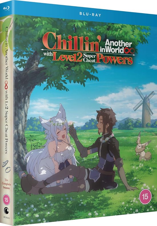 De zijkant van de Blu-ray hoes toont een illustratie van een man en een vrouw met witte oren, zittend in een weide onder een boom, met een windmolen op de achtergrond. De titel 'Chillin' in Another World with Level 2 Super Cheat Powers' is prominent aanwezig.