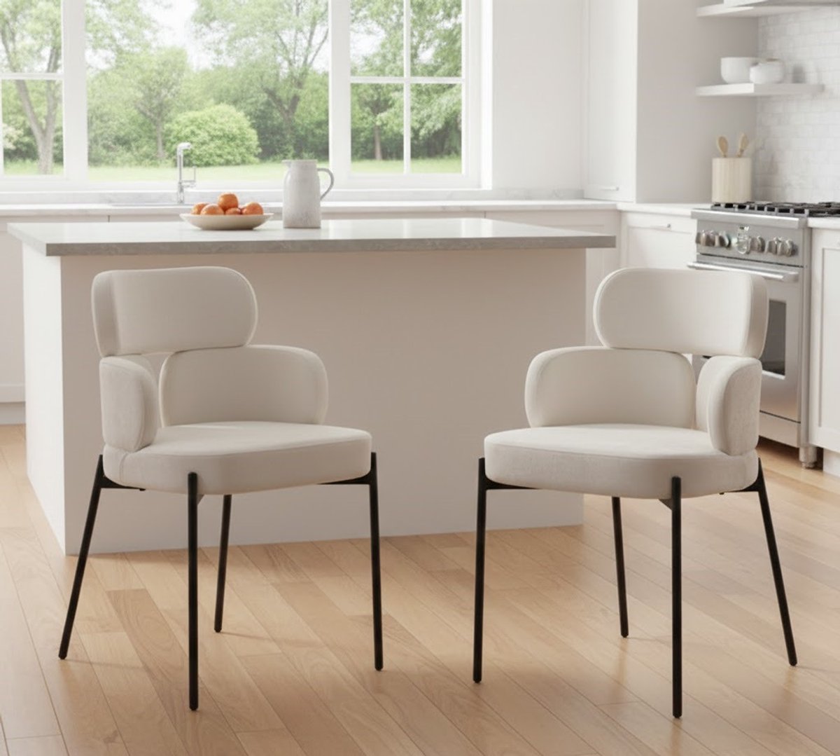 Moderne Eetkamerstoelen Set van 2 - Casa Serena Chenille Gestofferde Stoelen voor Keuken, Woonkamer en Eettafel - Comfortabele Design Stoelen met Zwart Metalen Poten - Beige – Afmetingen op aanvraa...