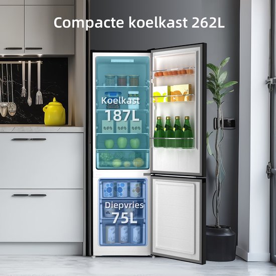 Zwarte koelkast met open deuren, met 187L koelruimte en 75L diepvriesruimte.