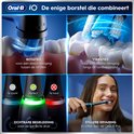 Collage: Oral-B iO roterende en vibrerende reiniging van tanden; poetsdrukindicators; vrouw die poetst; "Stiller ervaring".