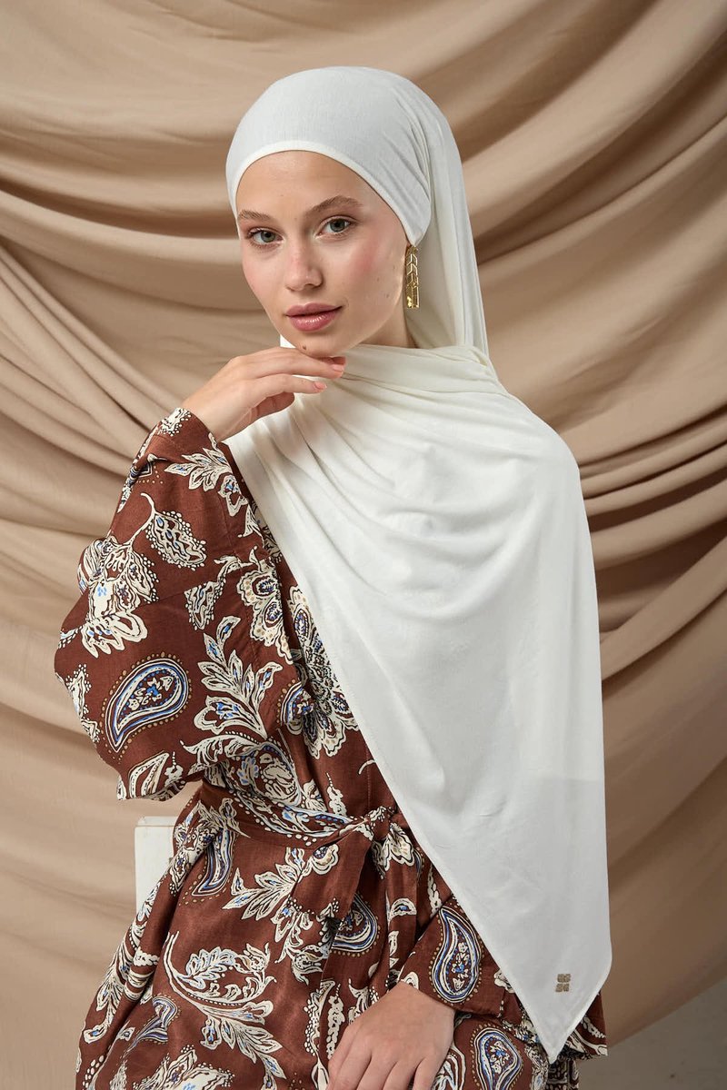 SILK HOME Crème Premium Jersey Sjaal - Hoofddoek - Hoofddeksel - Hijab