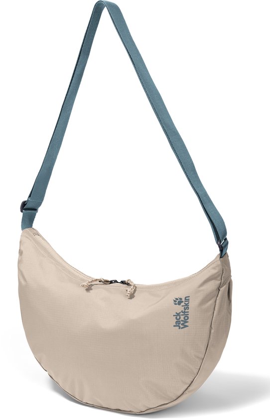 Beige schoudertas met blauwe band en Jack Wolfskin-logo tegen zwarte achtergrond.