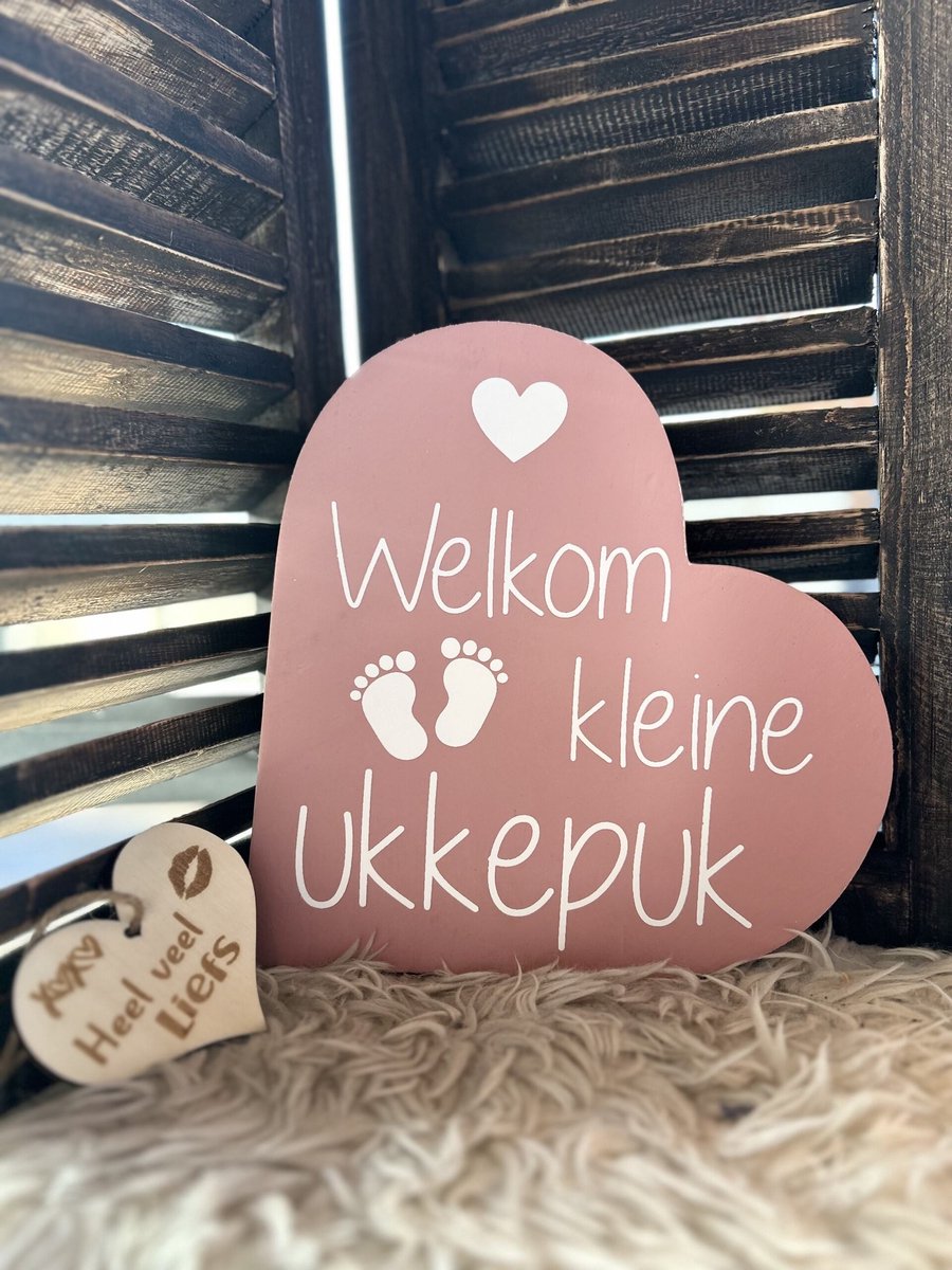 Creaties van Hier – Teksthart Welkom kleine ukkepuk - baby roze - 25 cm – Kraamcadeau - baby