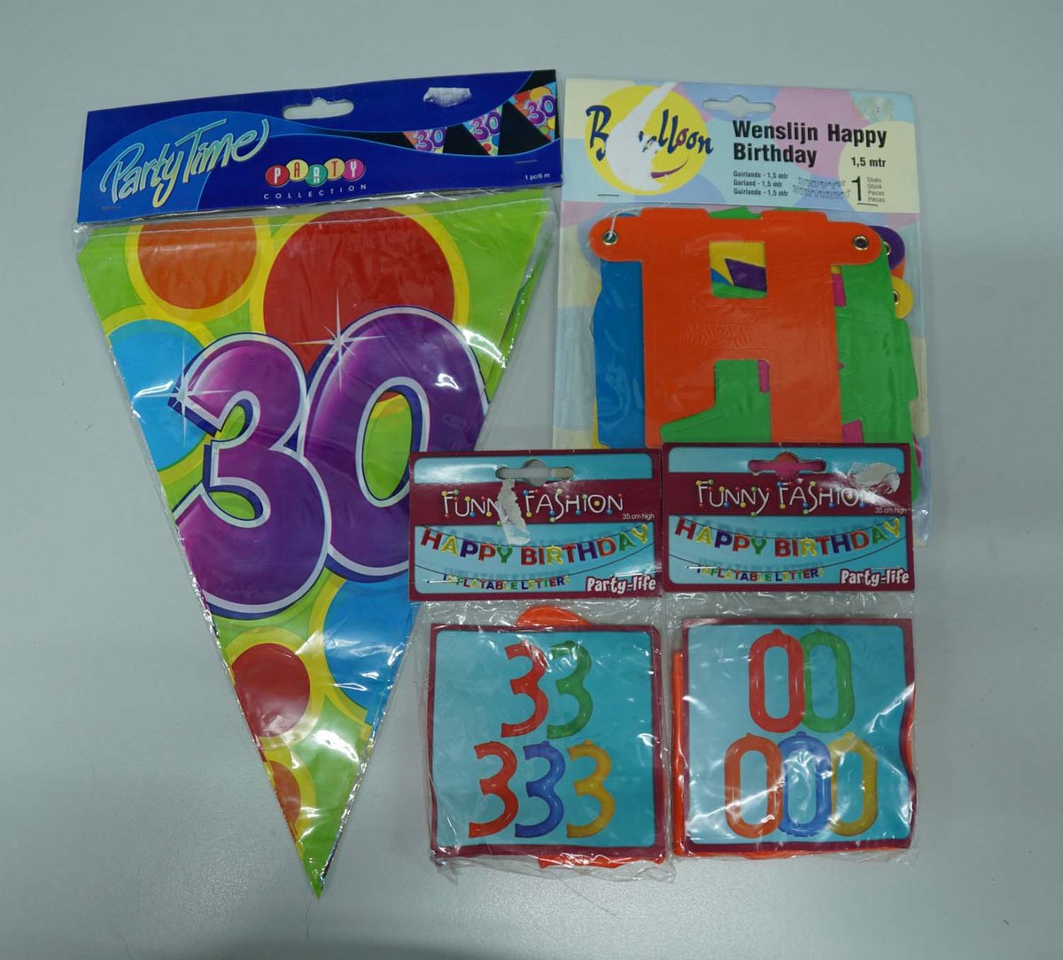 Verjaardag versierpakket 30 jaar met oranje cijfer - slinger 30 - opblaasletter oranje 30 - slinger Happy Brithday - slingers voor 30 jarige leeftijd - versiering voor 30 jarige bestaan - feest versiering voor 30 jarig verjaardag - versiering 30 jaar