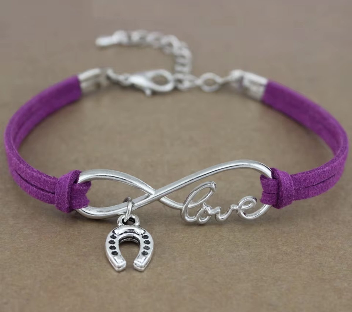 12Getit Armbandje paars met paarden hoefijzer hangertje