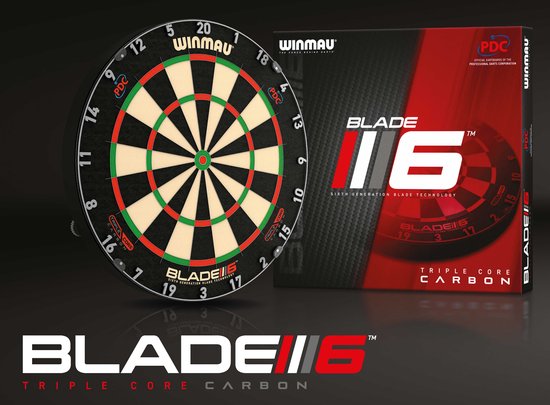 Winmau Blade 6 Triple Core dartbord en verpakking met PDC-logo, getoond op een glanzende ondergrond.