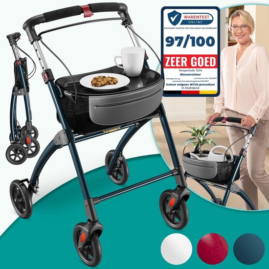 Donkerblauwe rollator met mand, dienblad en een vrouw die hem duwt. Getest en aanbevolen met score 97/100.