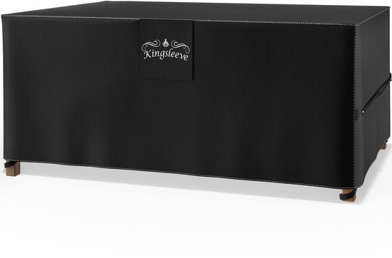 Zwarte Kingsleeve beschermhoes voor tuinmeubelen, met stiksels en logo, op houten poten.