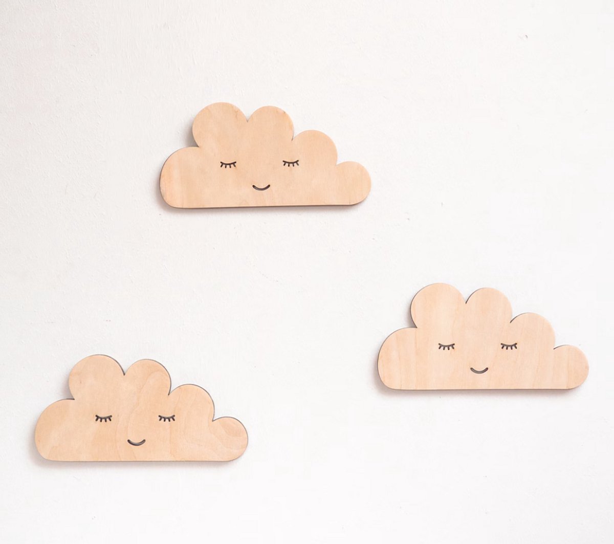 Houten muurdecoratie wolk met glimlach – natuurlijke houtdecoratie voor kinderkamer, kinderkamerkunst, wolken/ kinderkamer decoratie/ babykamer