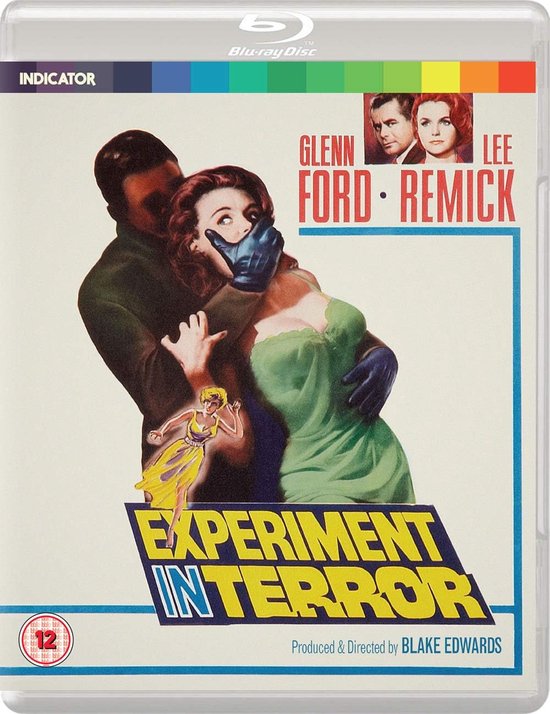 Blu-ray hoes van 'Experiment in Terror' met Glenn Ford en Lee Remick. Een man houdt een vrouw vast, terwijl de titel centraal staat.