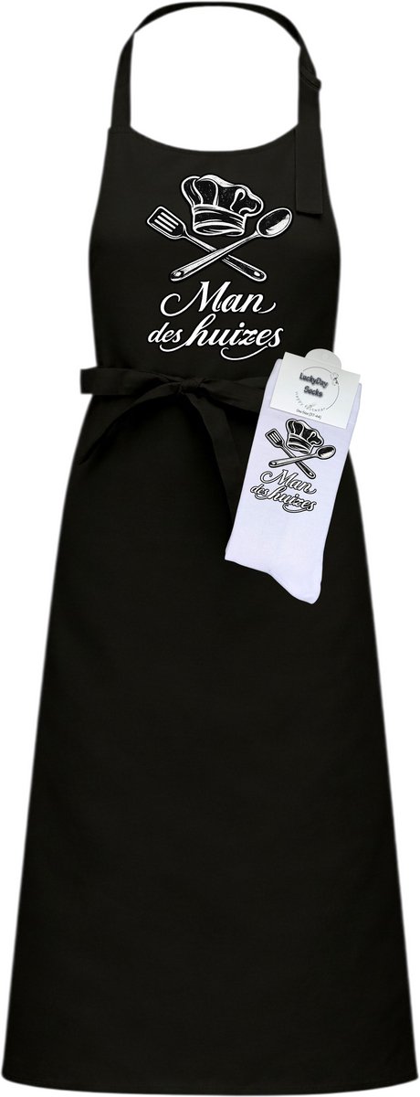 Keukenschort en sokken met tekst - Giftset - Man des huizes - Moederdag - Vaderdag - Zwart - Verstelbaar - Cadeau idee - Verjaardag - Cadeau dames en heren - Liefste Opa en Oma cadeau - Kerst cadeau - Grappig cadeau - Onesize