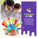 Een moeder en kind spelen met een speelgoed-egel met veelkleurige stekels. Tekst: 'Stimuleer je kind'.