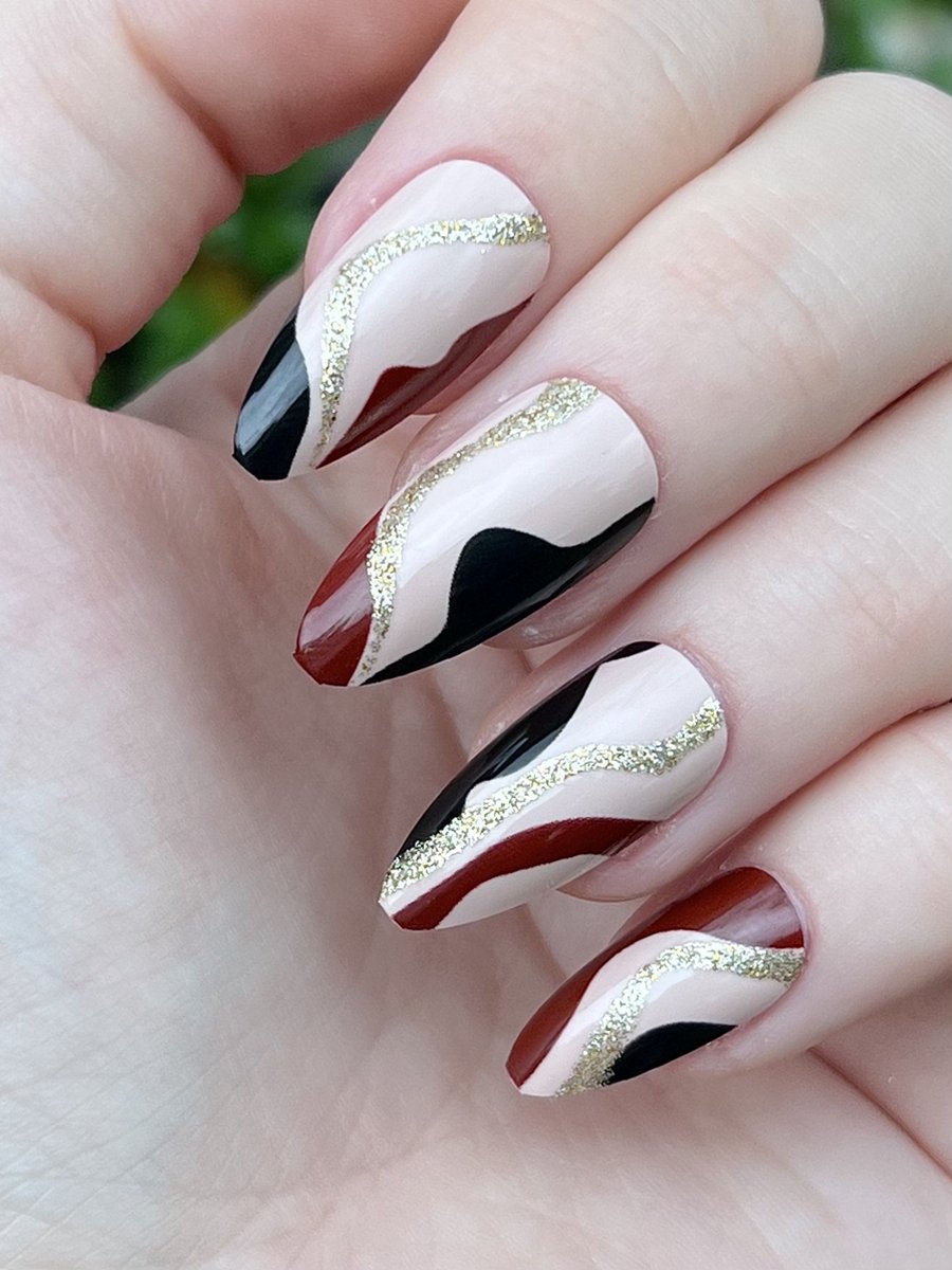 Goedkoopste Bruin zwarte nagels - nepnagels - plaktabs - goud - plaknagels