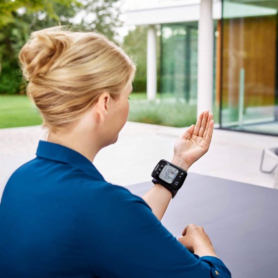 OMRON RS7 Intelli IT Bloeddrukmeter Pols - Blood Pressure Monitor met Hartslagmeter – Onregelmatige Hartslag -Klinisch Gevalideerde Polsbloeddrukmeter - met Mobiele App - 13,5 tot 21,5 cm Manchet – 5 jaar Garantie - Omron