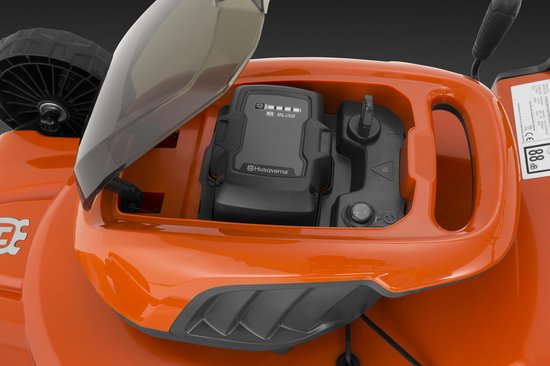 Husqvarna LC 140SP benzinegrasmaaier - 40 cm maaibreedte, 1,95 kW motor, Easy-Start, ergonomische & opklapbare duwboom, stalen maaidek, centrale hoogteverstelling - ideaal voor privétuinen van Husqvarna — afbeelding 2