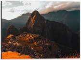 WallClassics - Dibond - Machu Pichu Berg in Peru bij Zonsondergang - 40x30 cm Foto op Aluminium (Wanddecoratie van metaal)