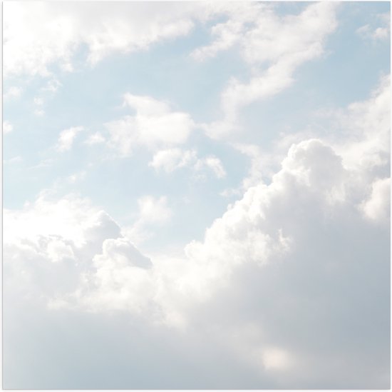 WallClassics - Poster Glanzend – Grote Witte Wolken in de Lucht - 80x80 cm Foto op Posterpapier met Glanzende Afwerking