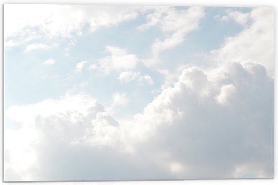 WallClassics - PVC Schuimplaat- Grote Witte Wolken in de Lucht - 60x40 cm Foto op PVC Schuimplaat