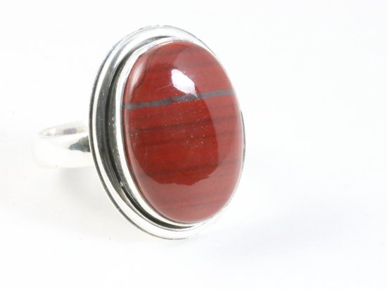 Ovale zilveren ring met rode jaspis - maat 17.5