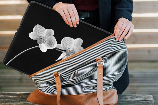 Housse pour ordinateur portable 17 pouces - Orchidée - Fleurs - Zwart - Rose - Boutons - Housse pour ordinateur portable - Dimensions intérieures 42,5x30 cm