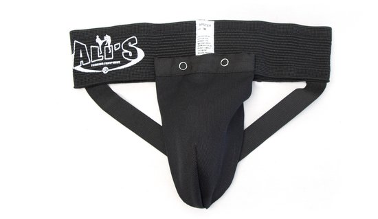 Protège-virgule noir avec ceinture élastique logo 'Ali's Training Equipment', sans coquille.